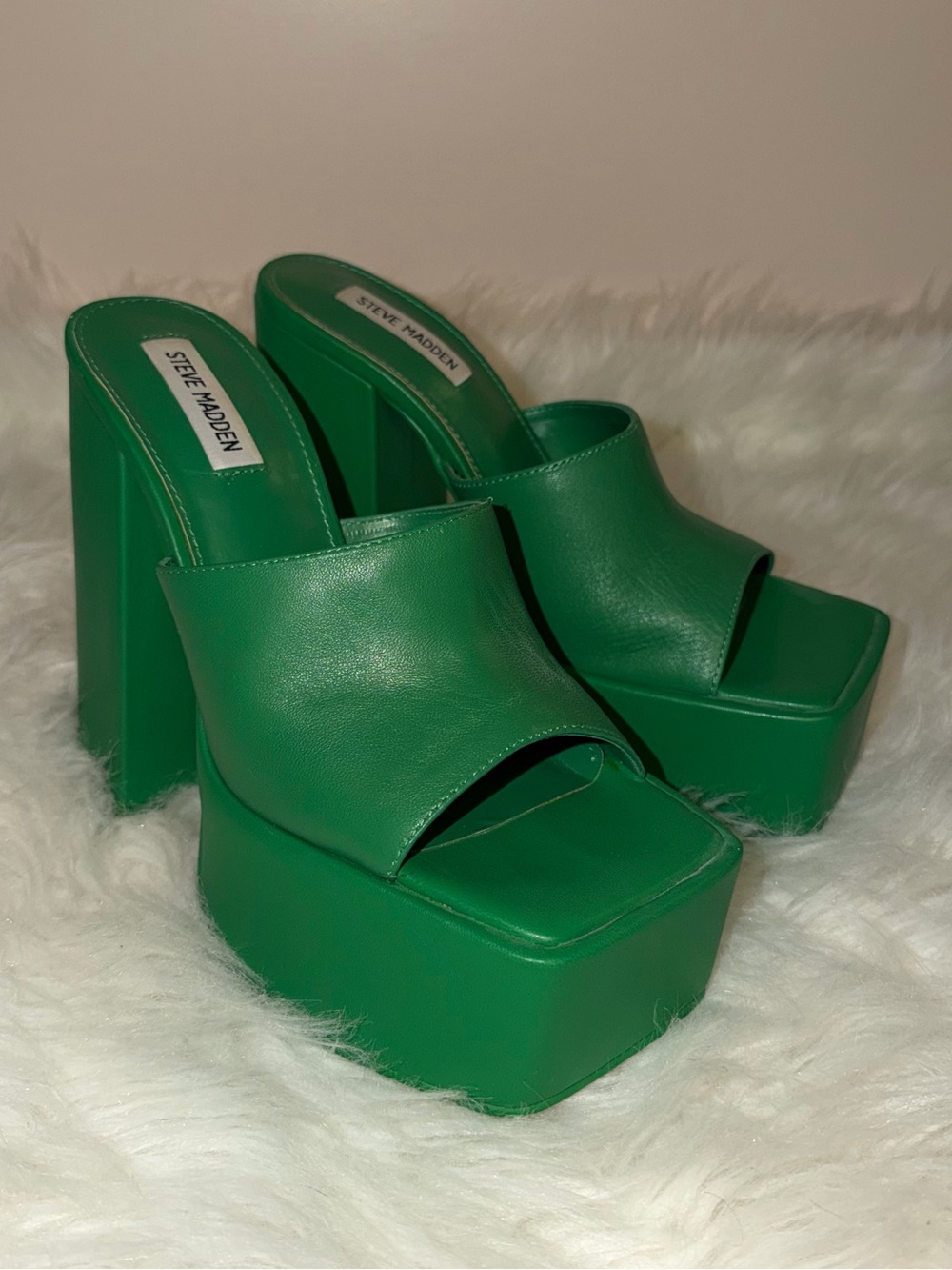 Steve Madden Emerald Green Platform Heels